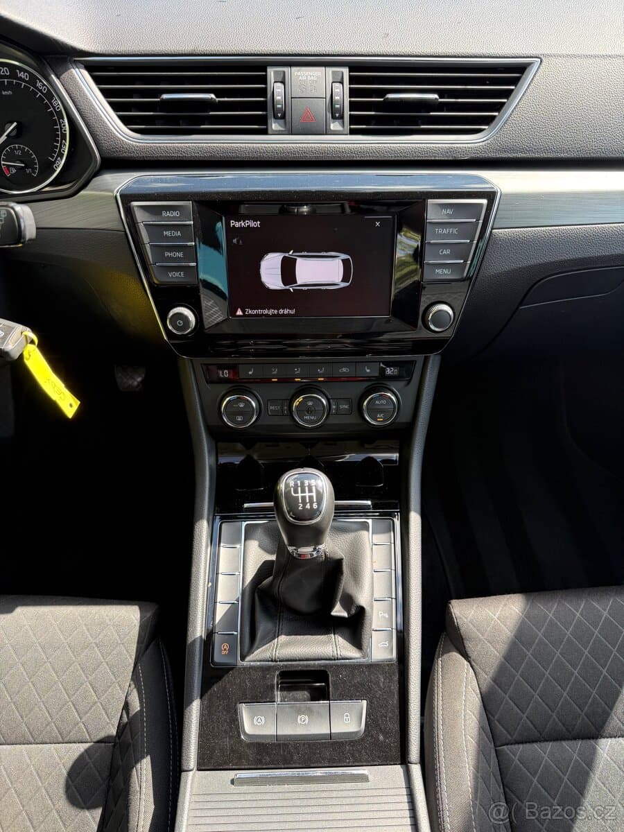 2016 Škoda SUPERB - 12