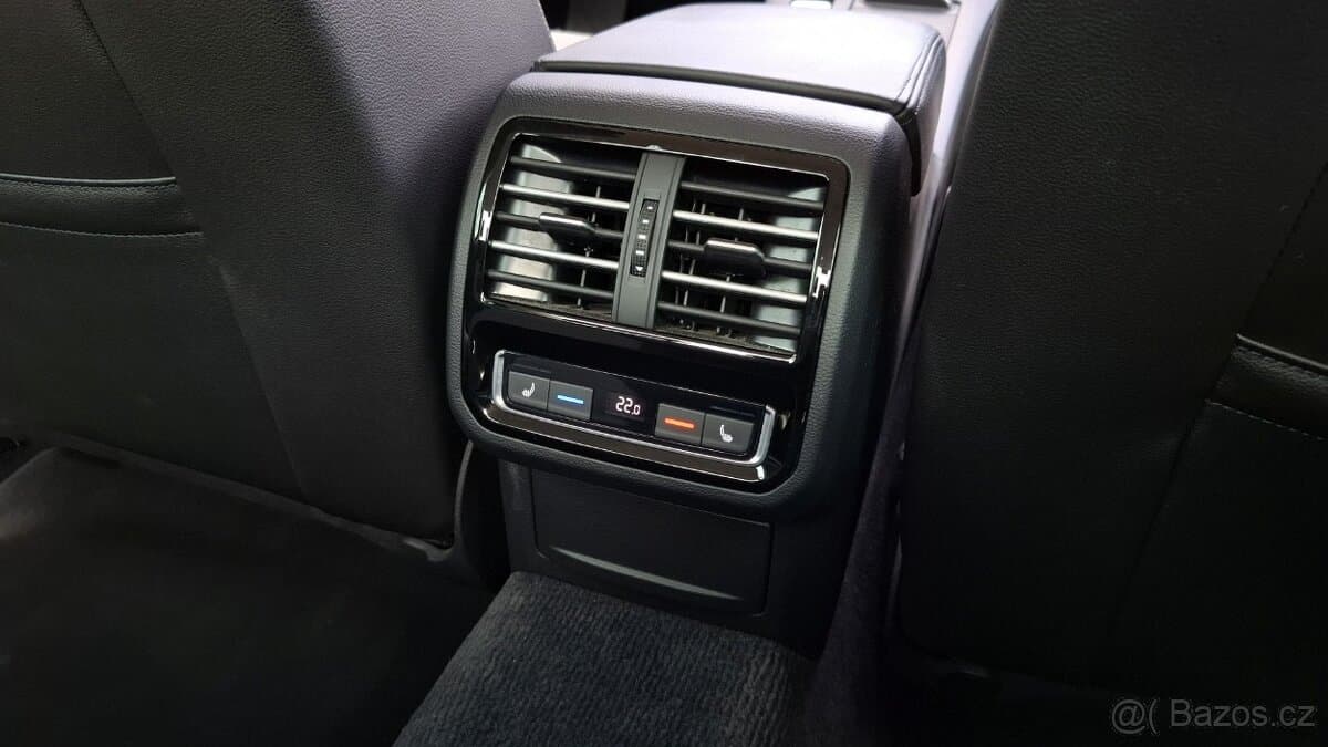 2016 Volkswagen PASSAT - 12