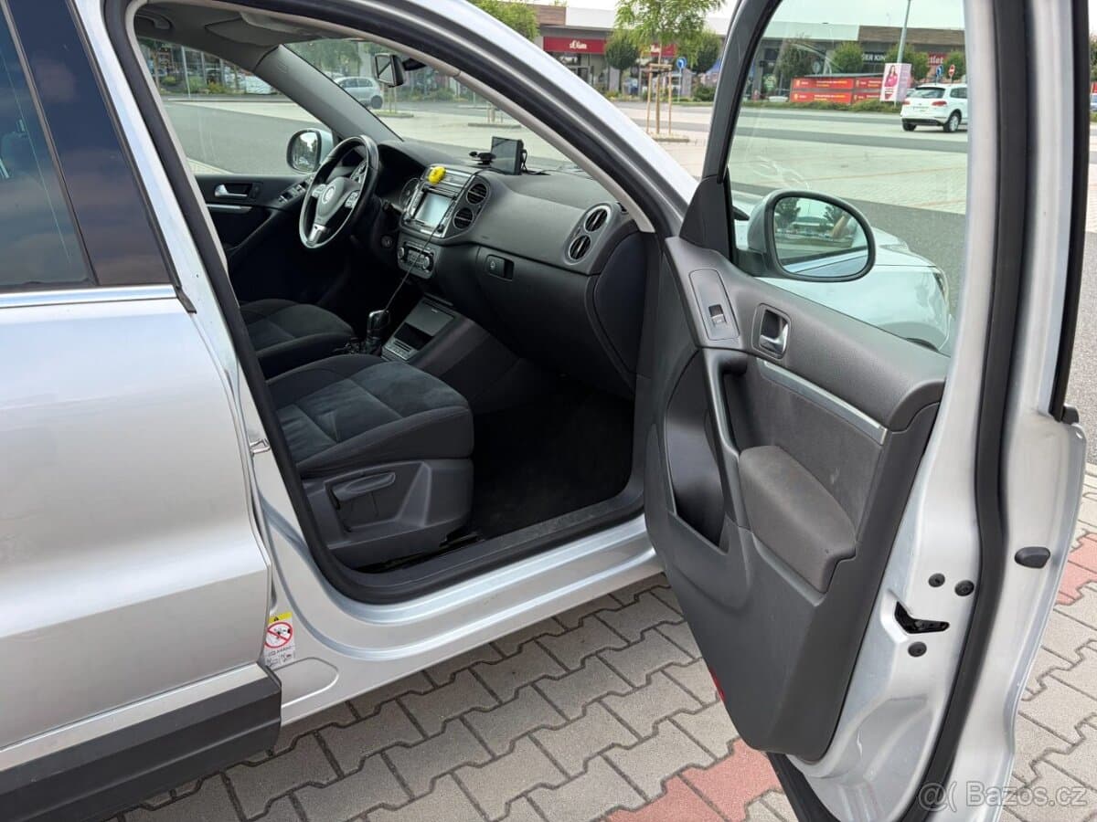 2012 Volkswagen TIGUAN - 12