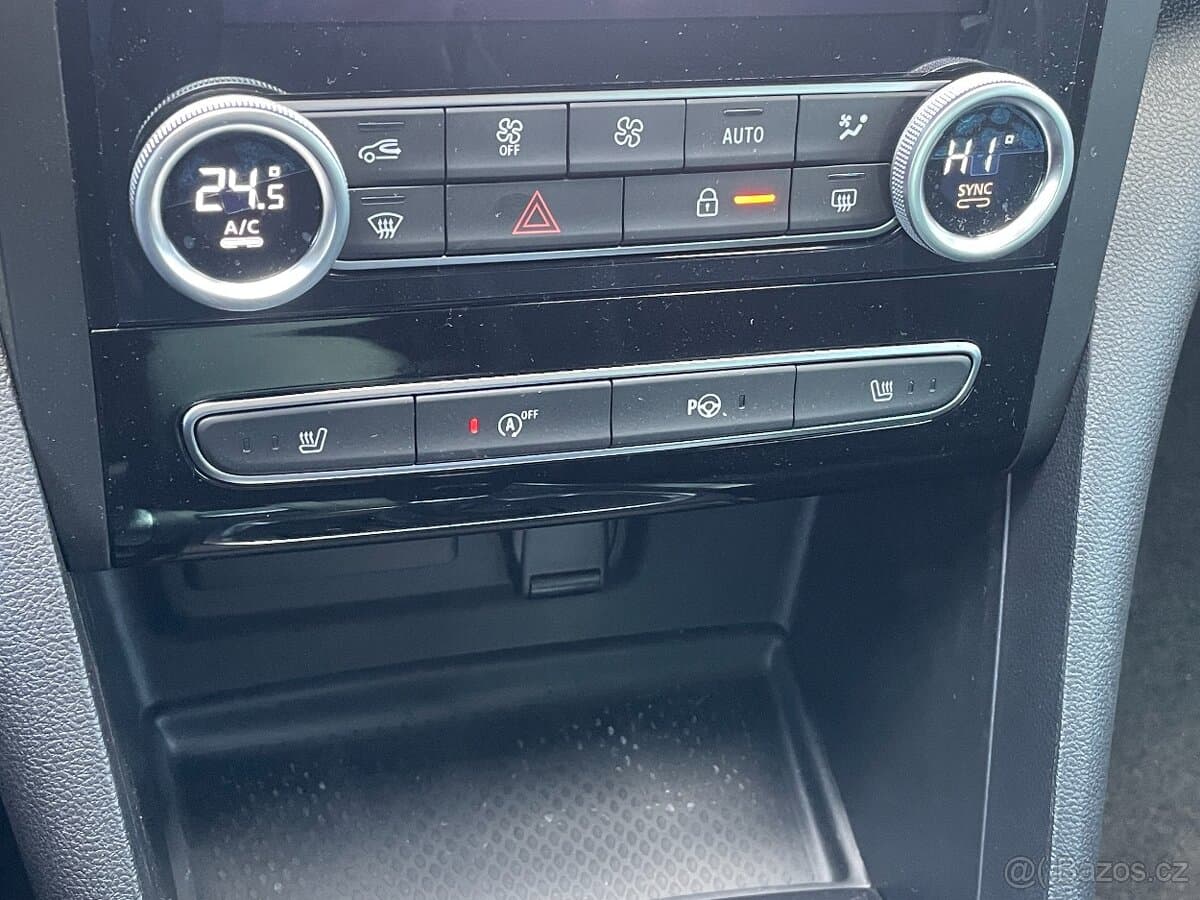2025 Renault MEGANE - 12