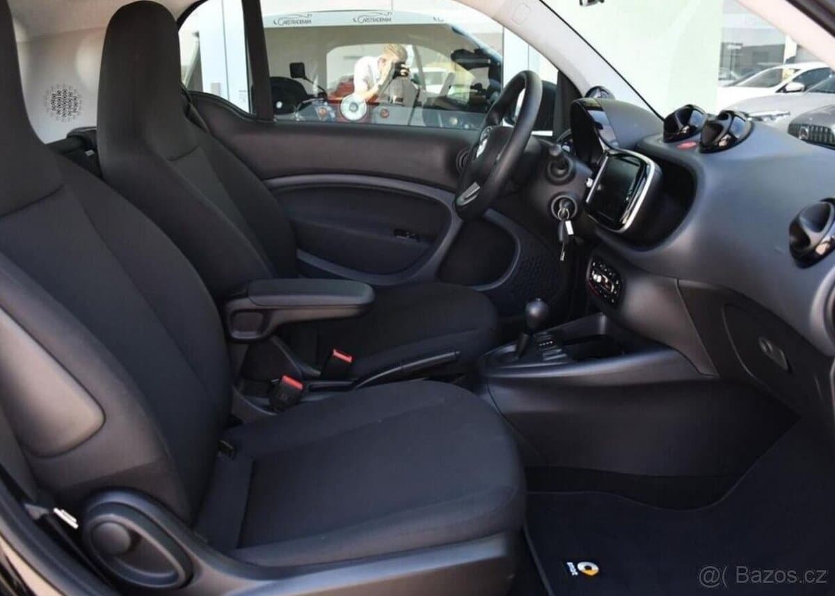 2022 Smart FORTWO - 12