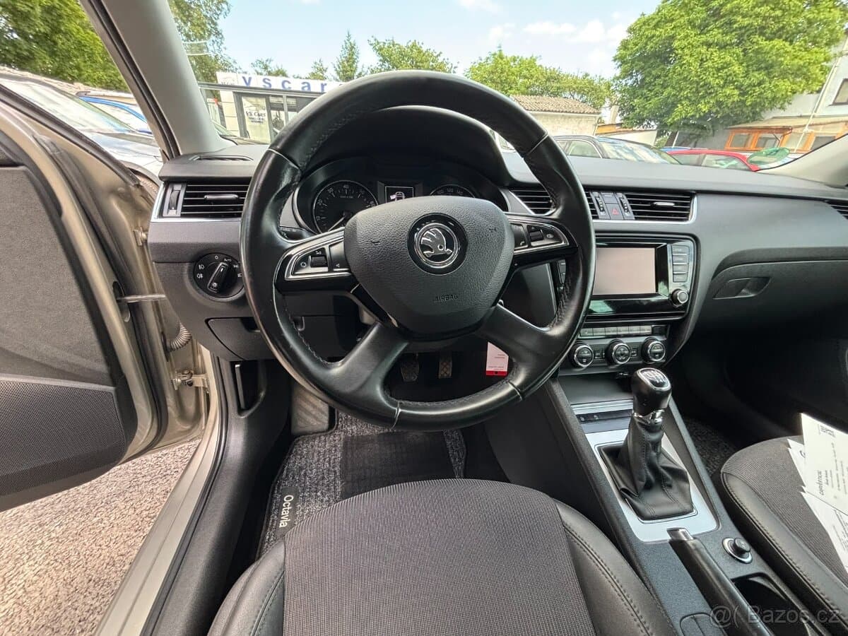 2015 Škoda OCTAVIA - 12