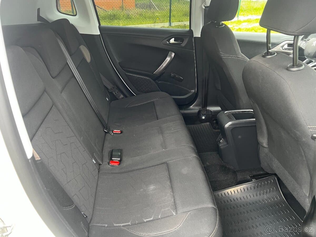 2015 Peugeot 2008 - 12