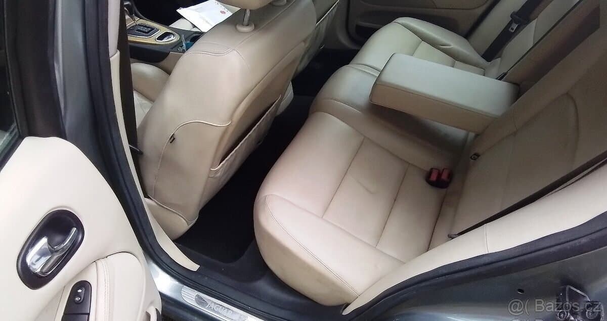 2002 Jaguar S-TYPE - 12