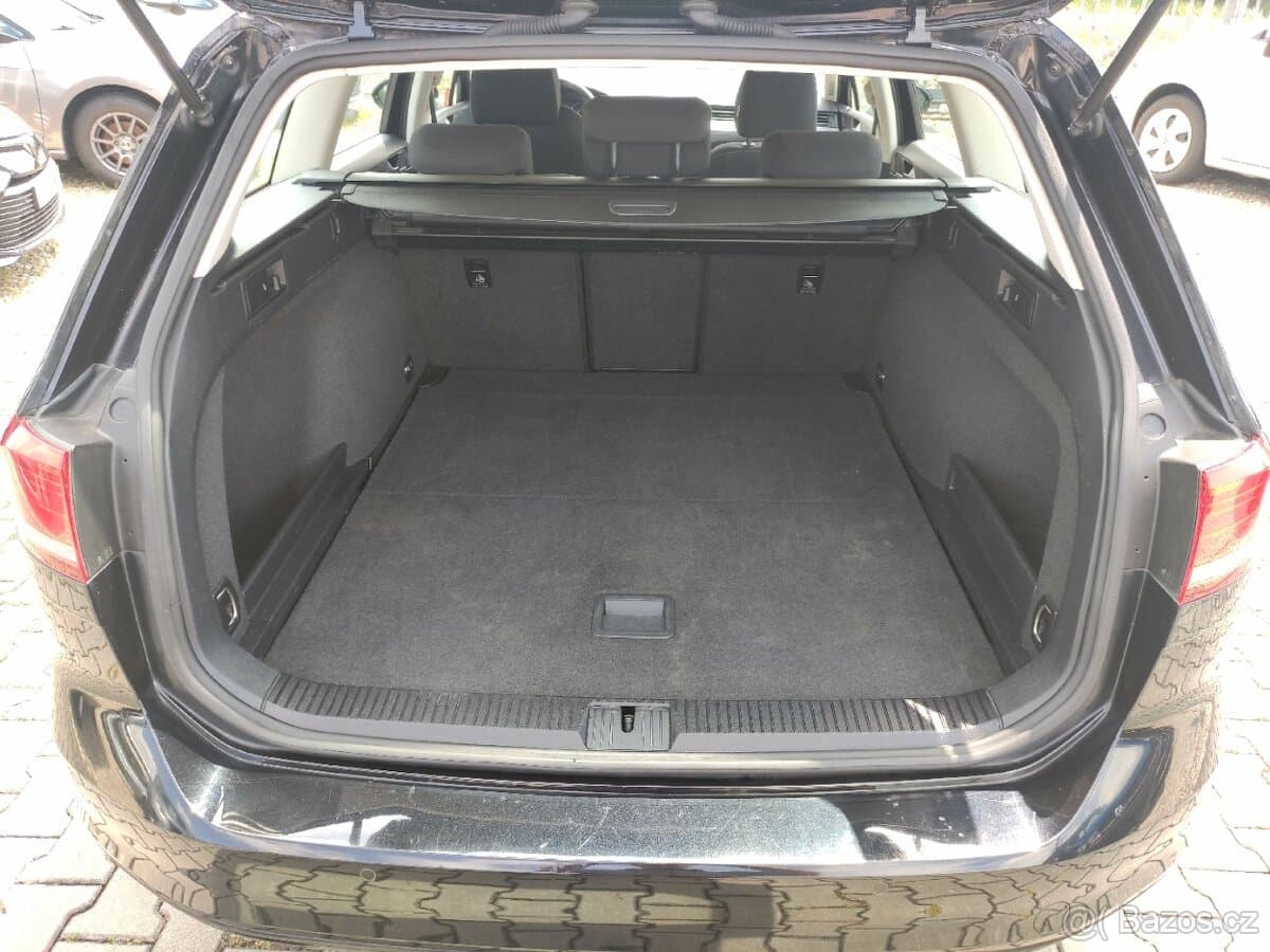 2017 Volkswagen PASSAT - 12