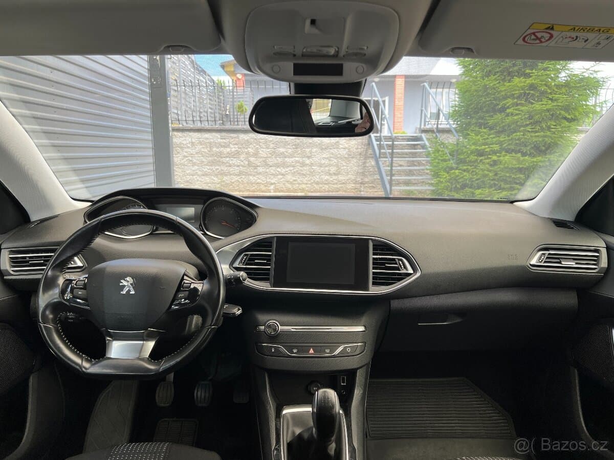 2014 Peugeot 308 - 12