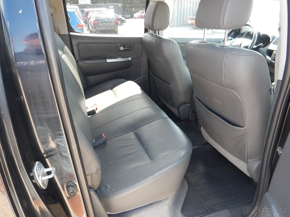 2012 Toyota HILUX - 12