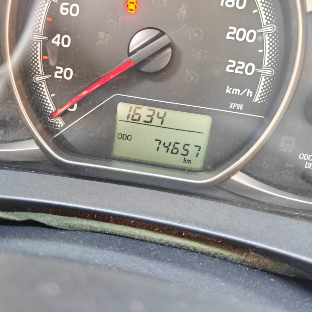 2015 Toyota YARIS - 12
