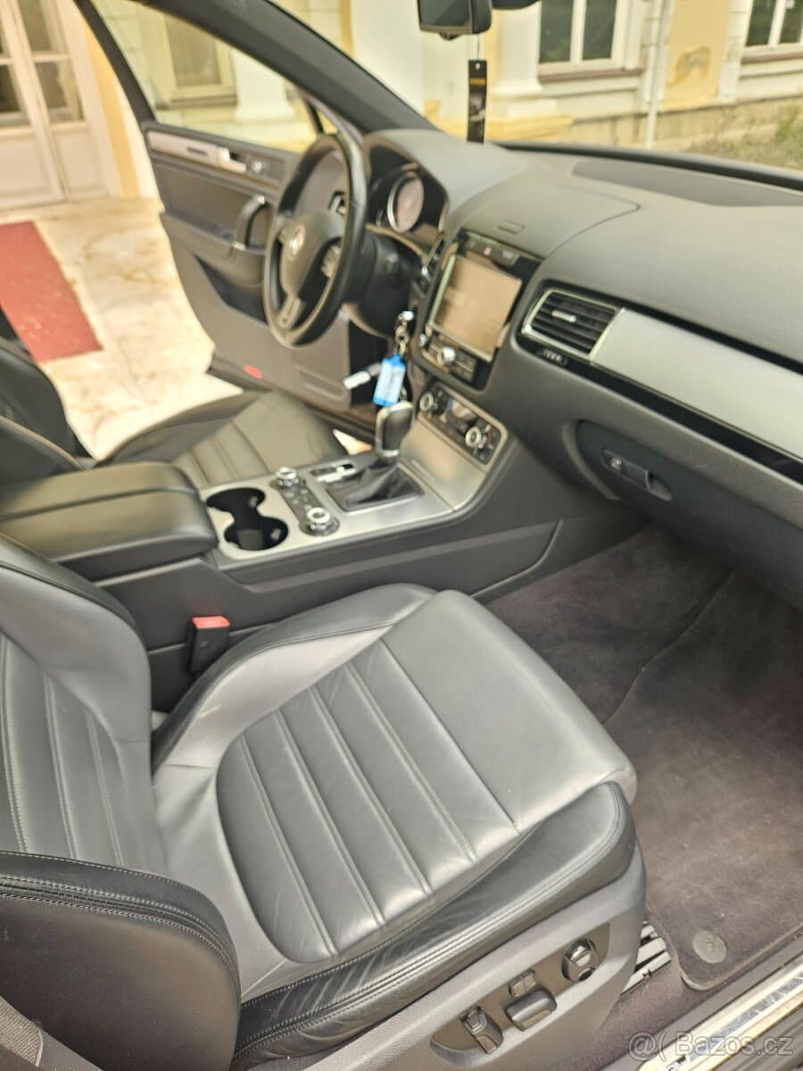2014 Volkswagen TOUAREG - 12