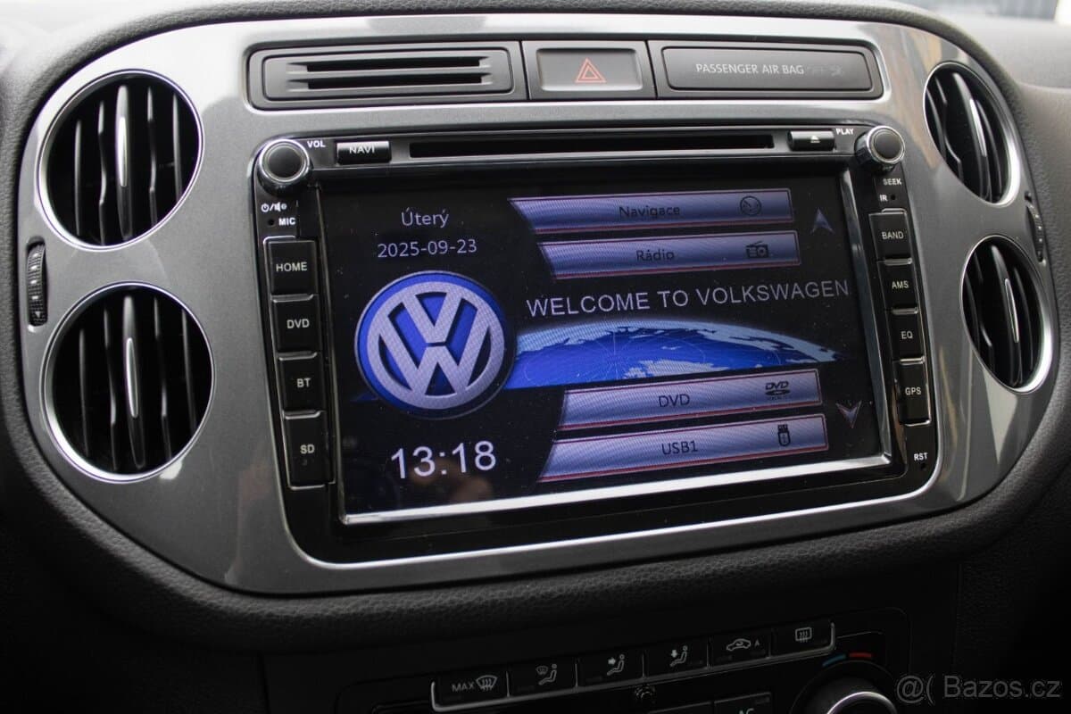 2011 Volkswagen TIGUAN - 12