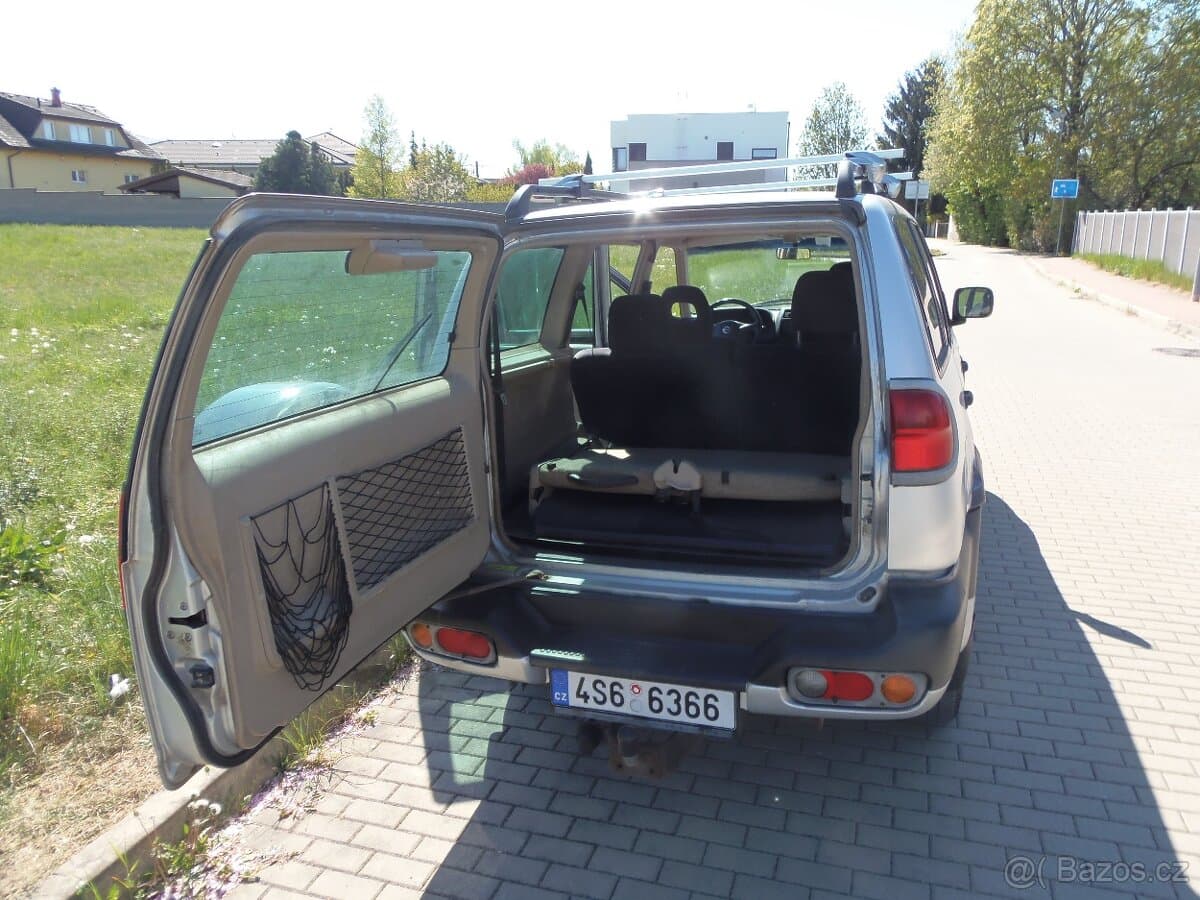 2004 Nissan OSTATNÍ - 12