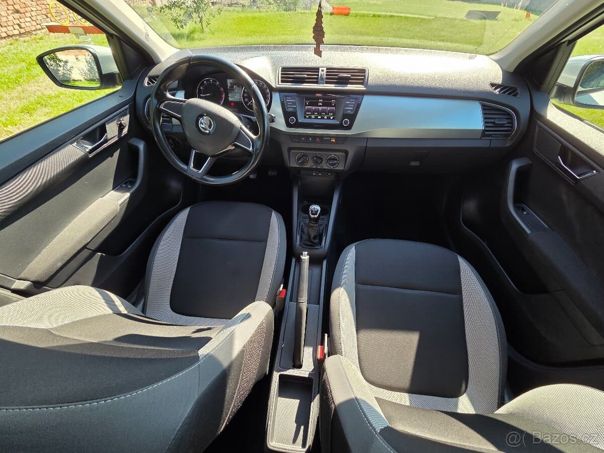 Škoda FABIA - 12