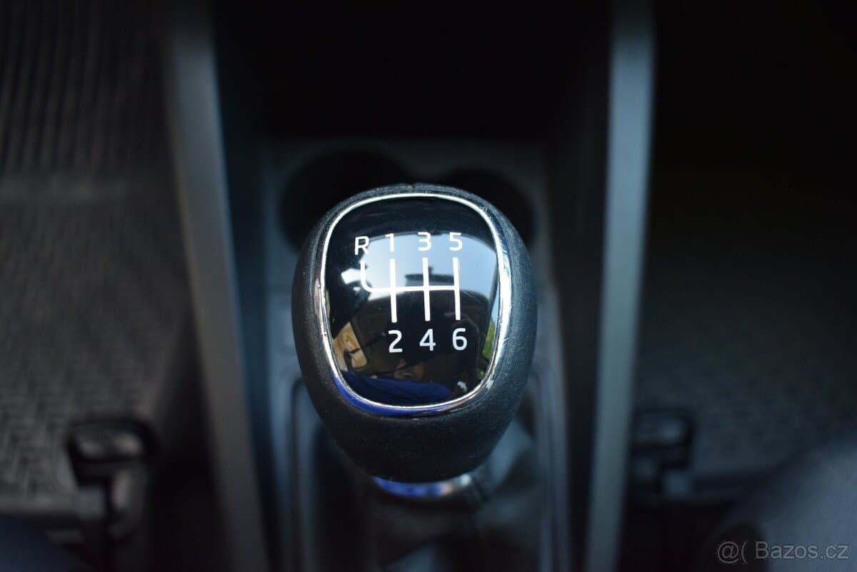 2015 Škoda FABIA - 12
