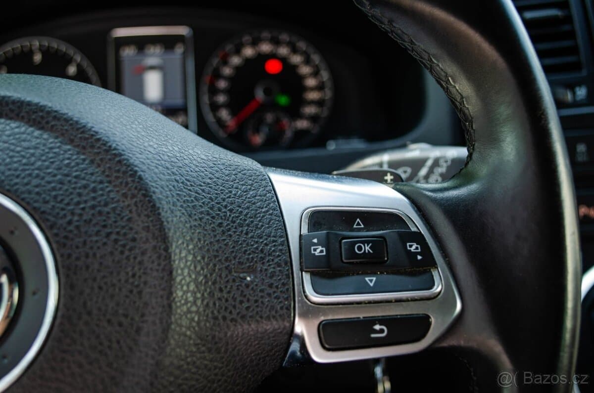 2010 Volkswagen MULTIVAN - 12