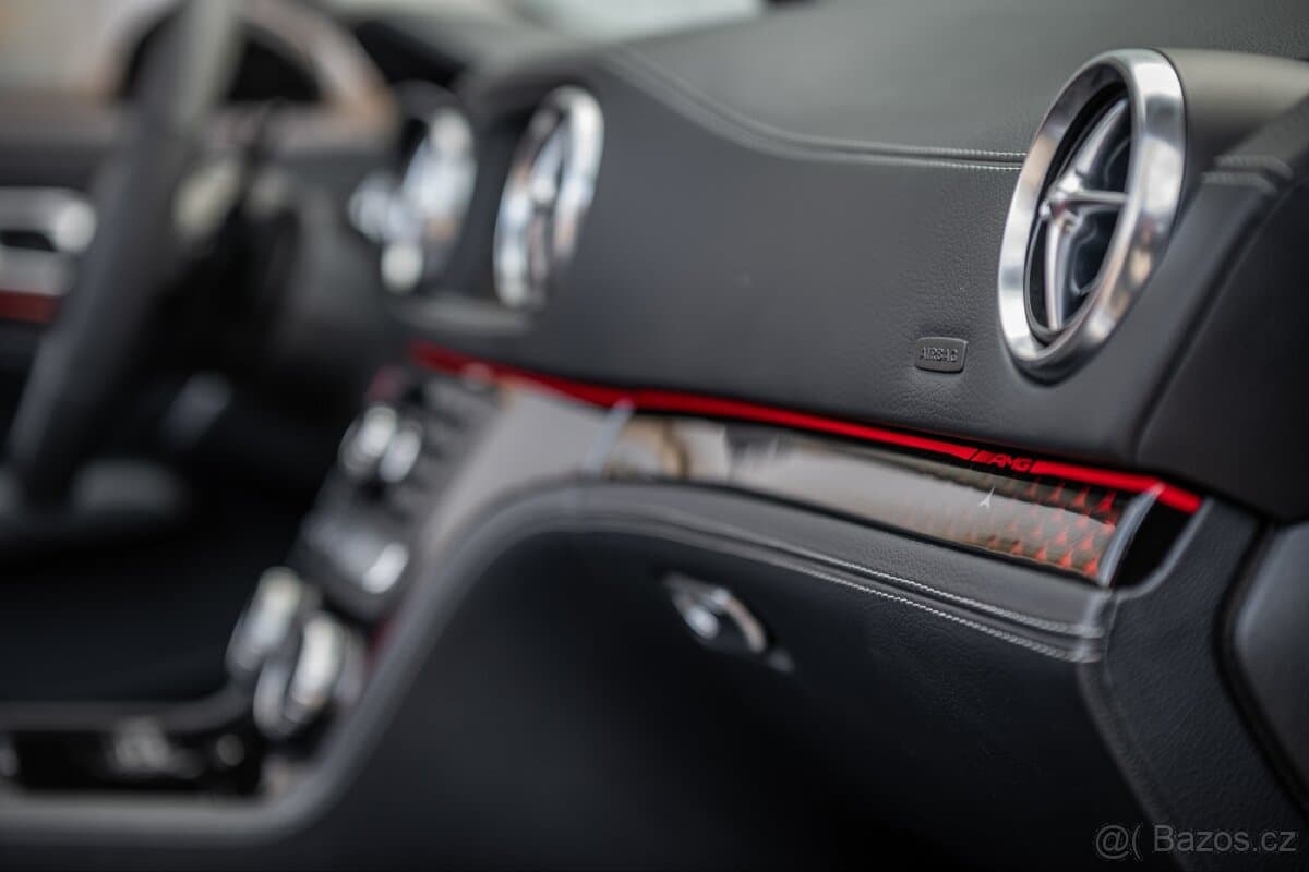 2012 Mercedes-Benz SL - 12