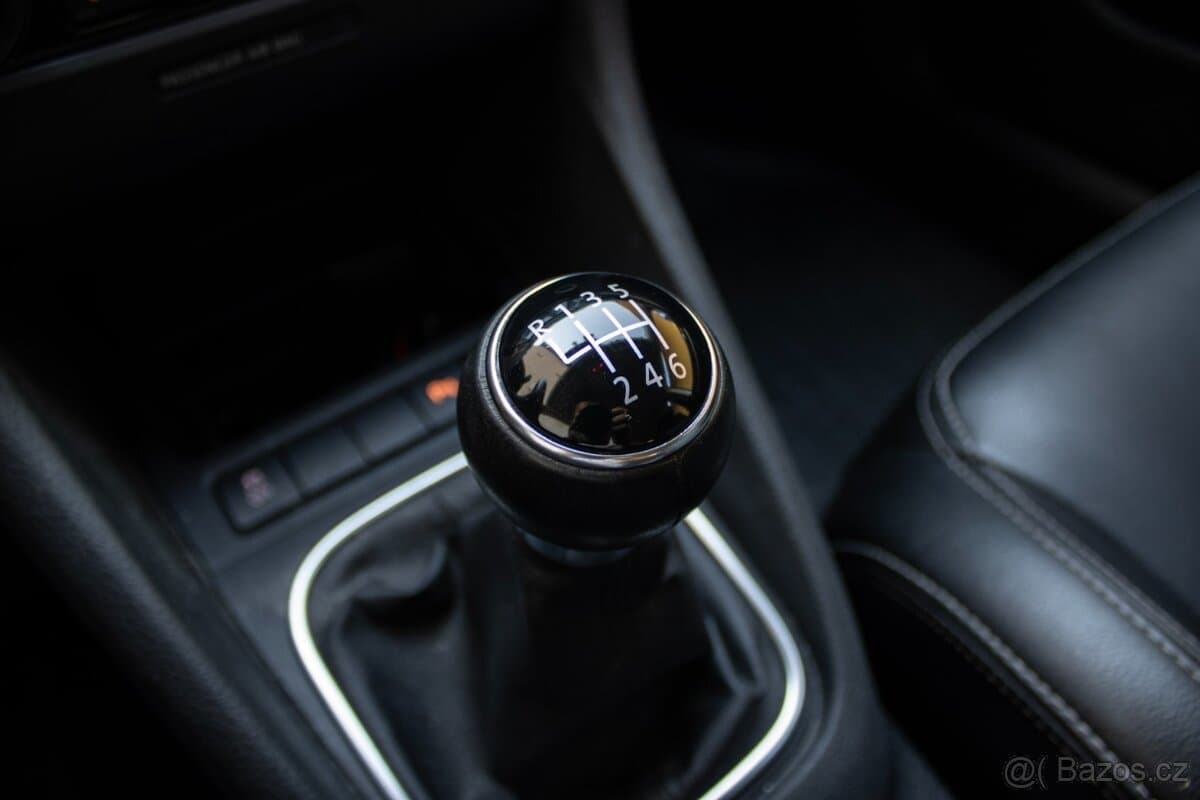 2010 Volkswagen GOLF - 12