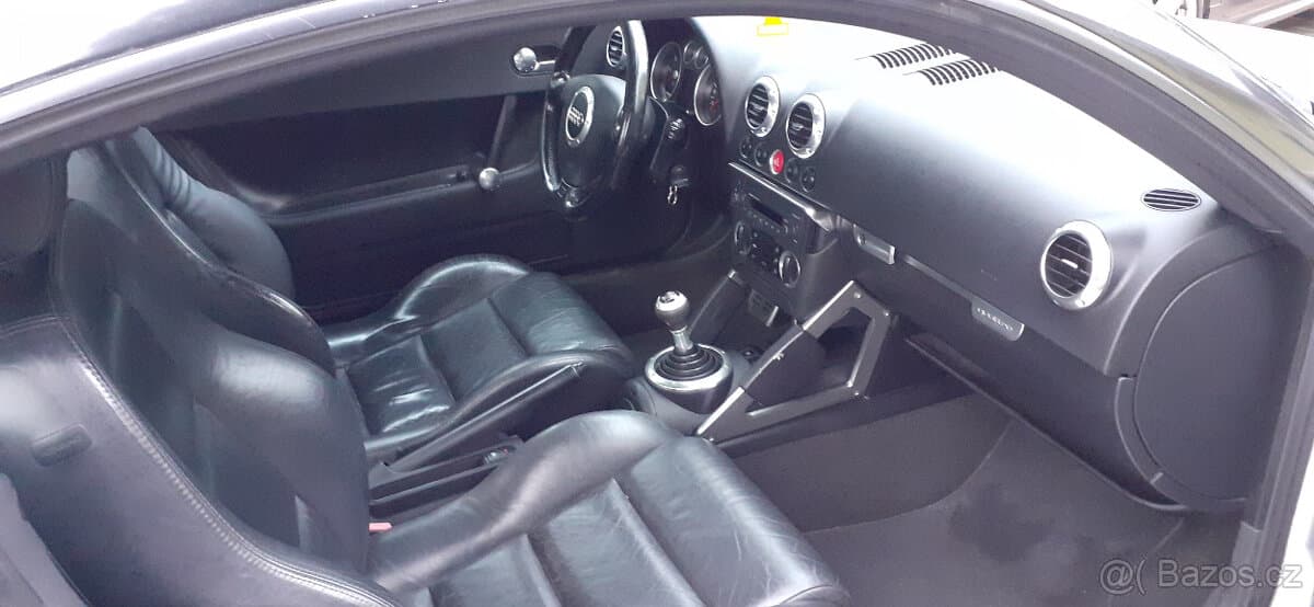 2000 Audi TT - 12
