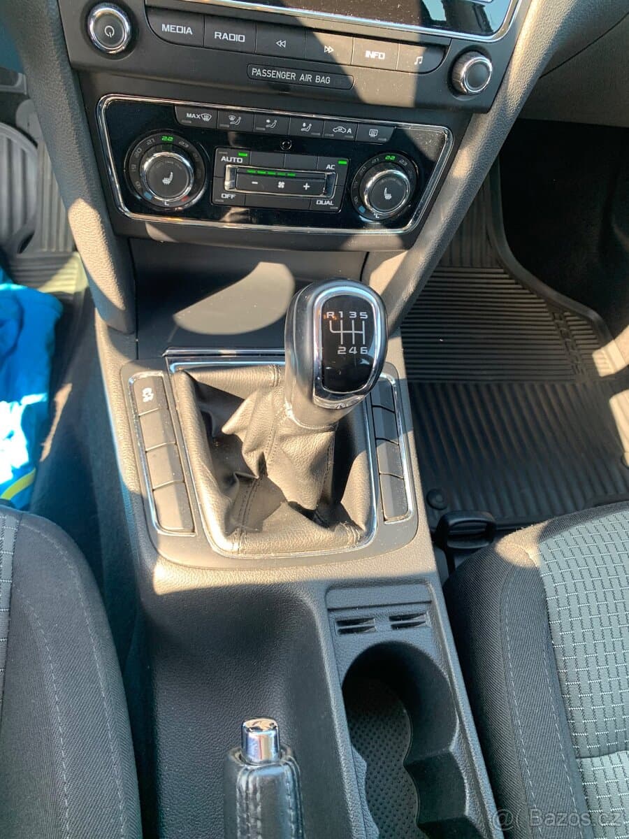 2010 Škoda SUPERB - 12