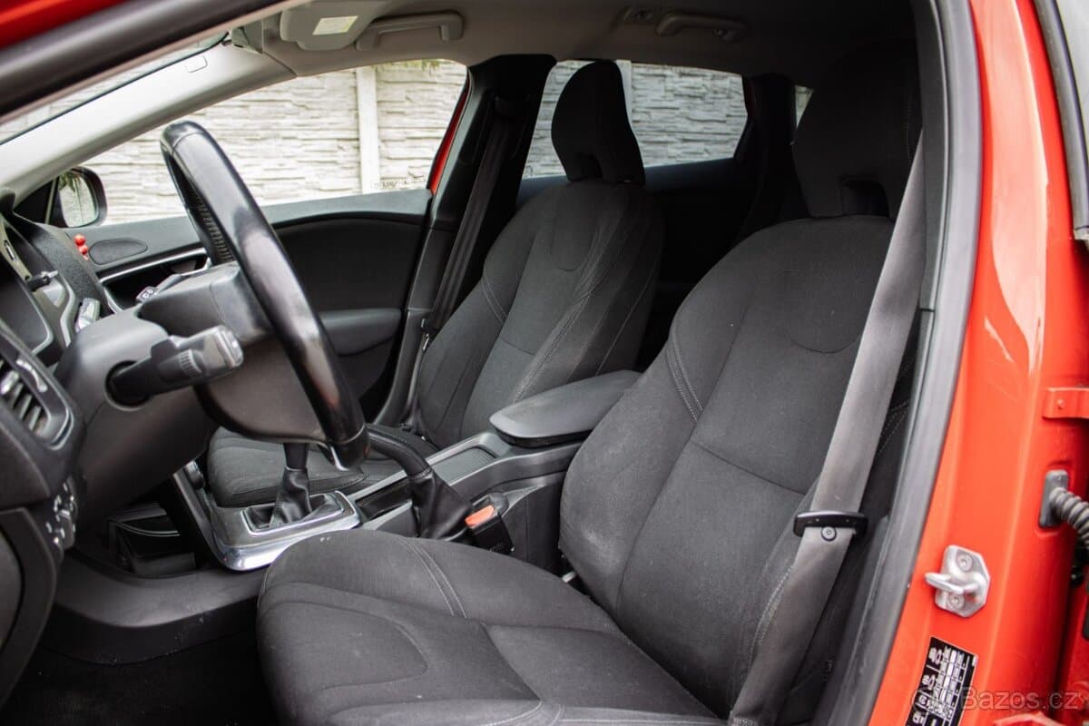 2015 Volvo V40 - 12