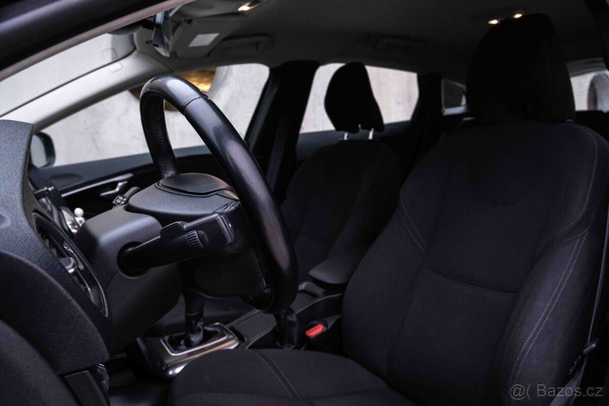 2013 Volvo V40 - 12