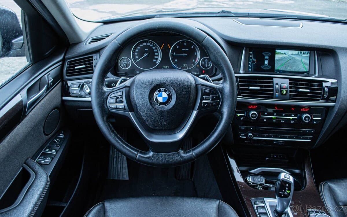 2017 BMW X4 - 12