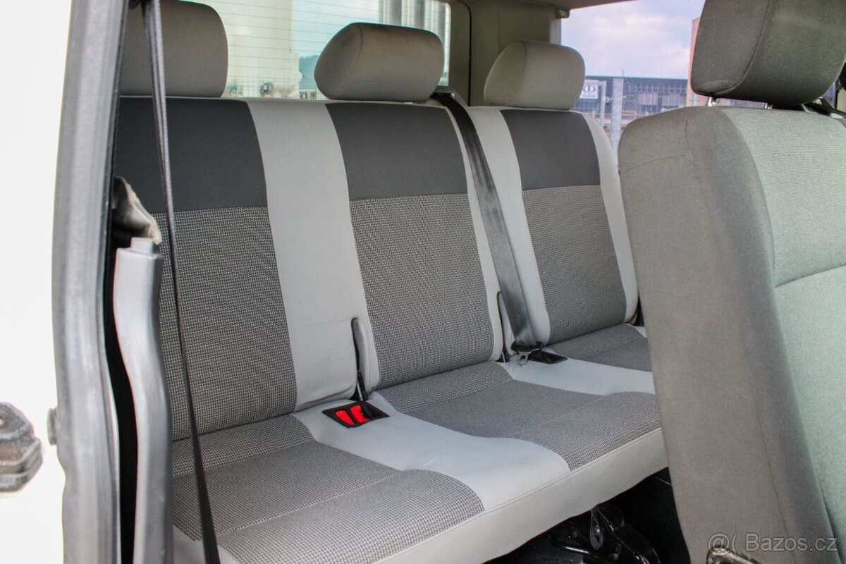 2012 Volkswagen CARAVELLE - 12