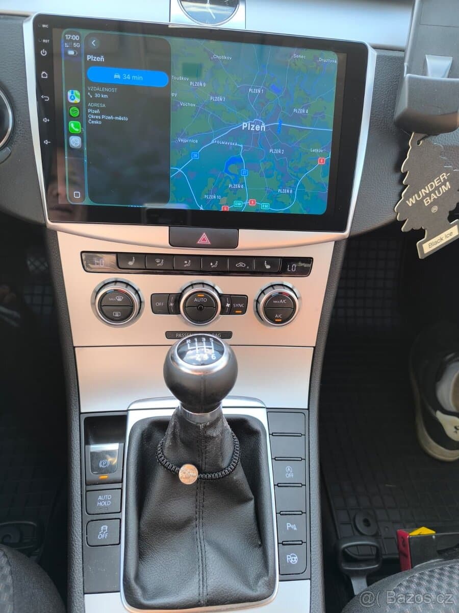 2011 Volkswagen PASSAT - 12