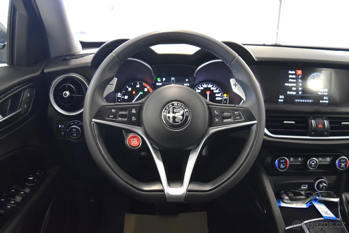 2020 Alfa Romeo STELVIO - 12