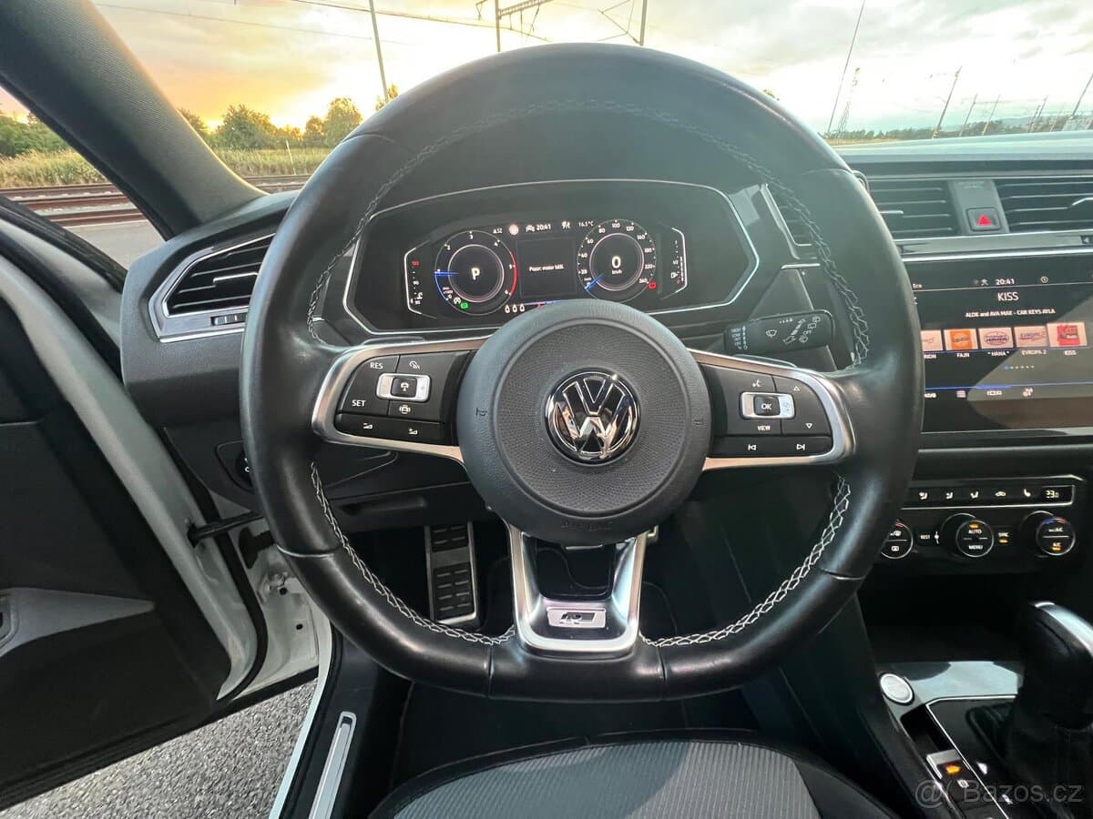 2021 Volkswagen TIGUAN - 12