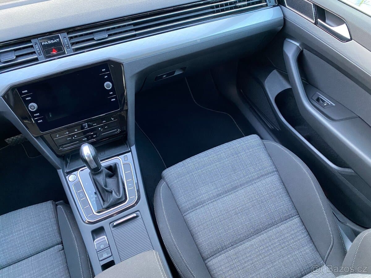 2021 Volkswagen PASSAT - 12