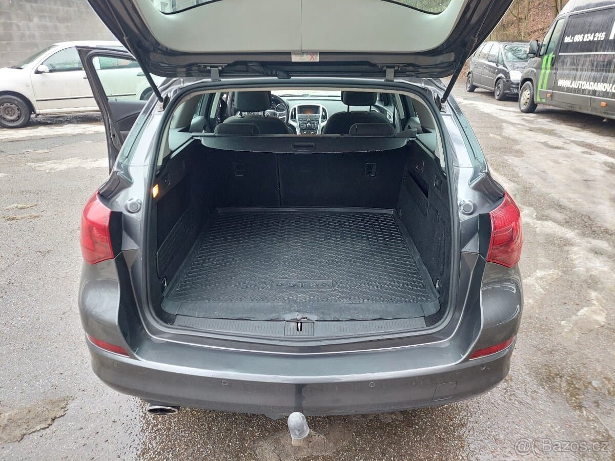 2011 Opel ASTRA - 12