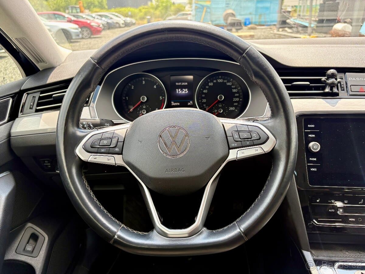 2021 Volkswagen PASSAT - 12