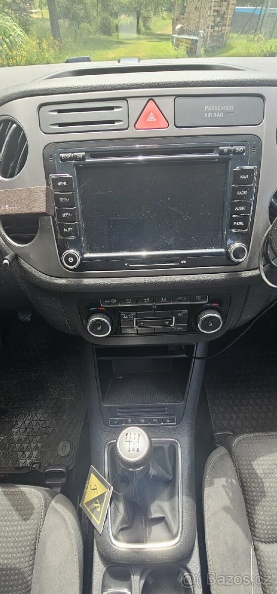 2011 Volkswagen TIGUAN - 12