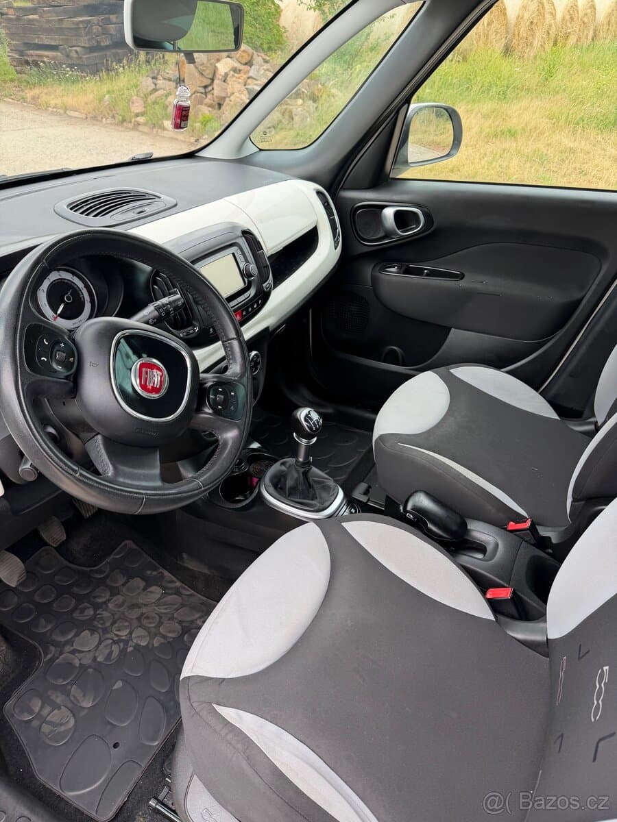 2013 Fiat 500L - 12