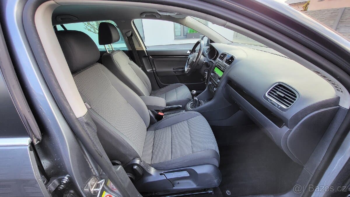 2011 Volkswagen GOLF - 12