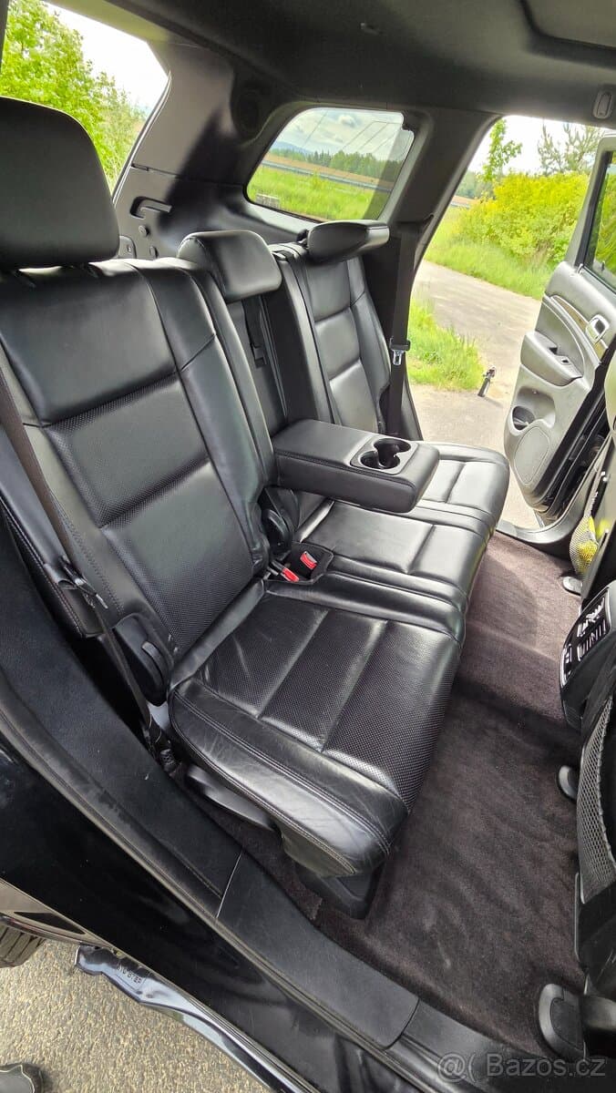 2018 Jeep CHEROKEE - 12