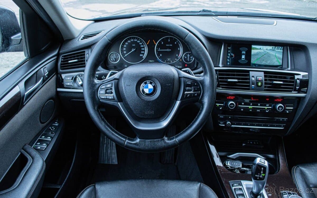 2017 BMW X4 - 12