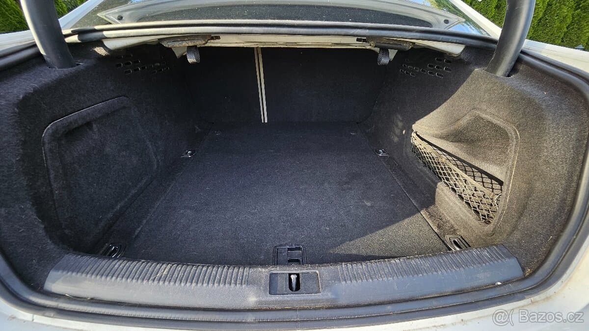 2011 Audi A4 - 12