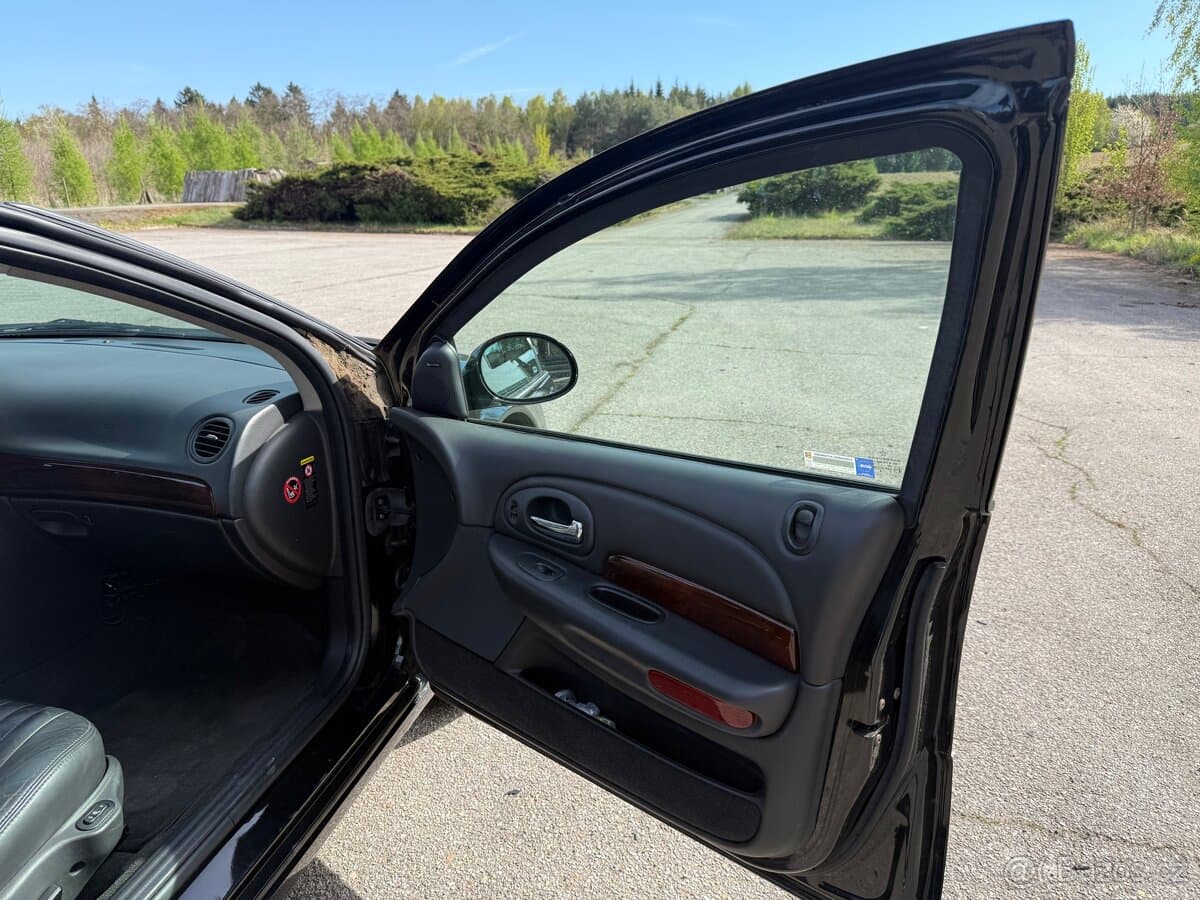 2002 Chrysler 300M - 12