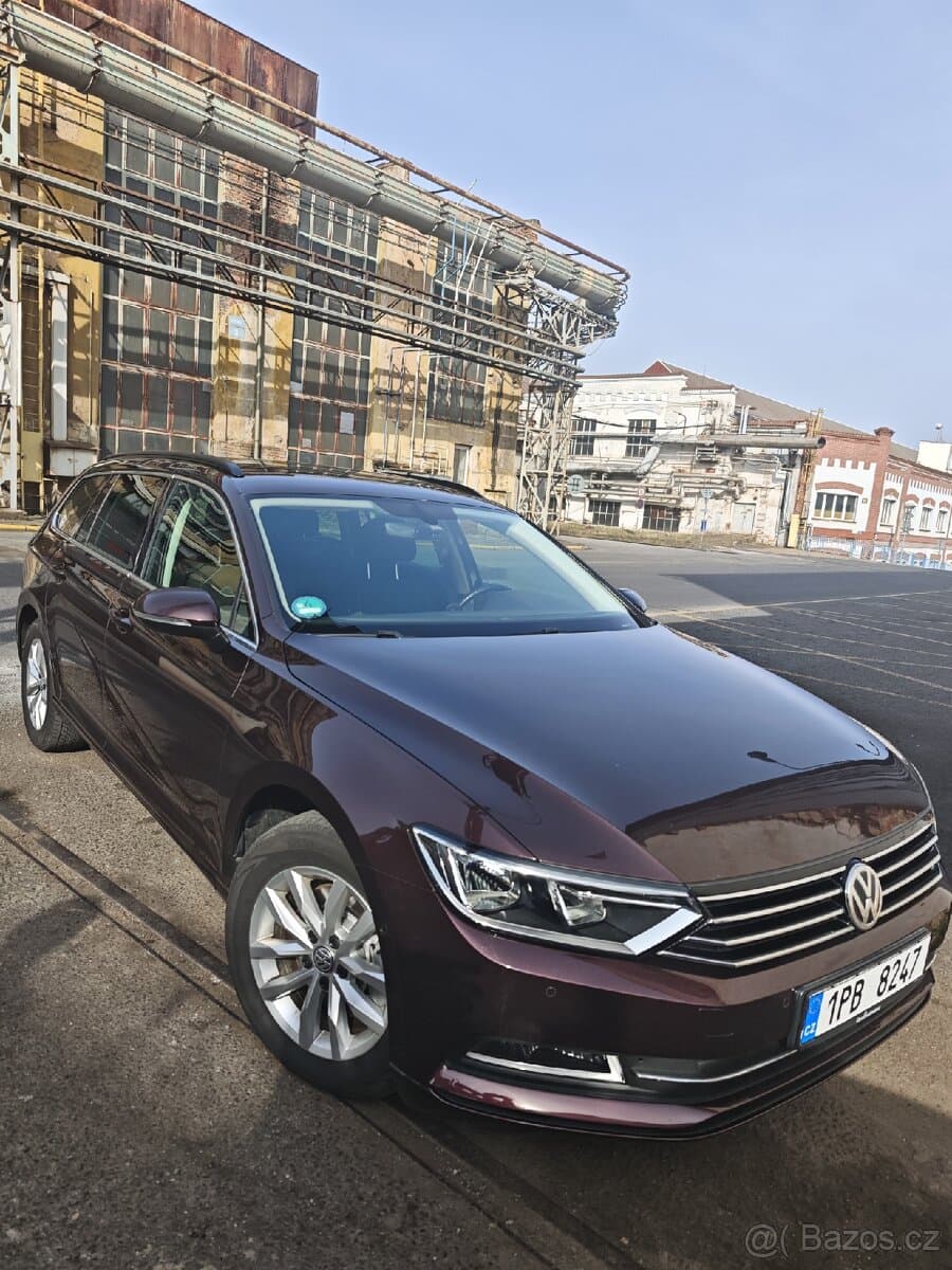 2017 Volkswagen PASSAT - 12