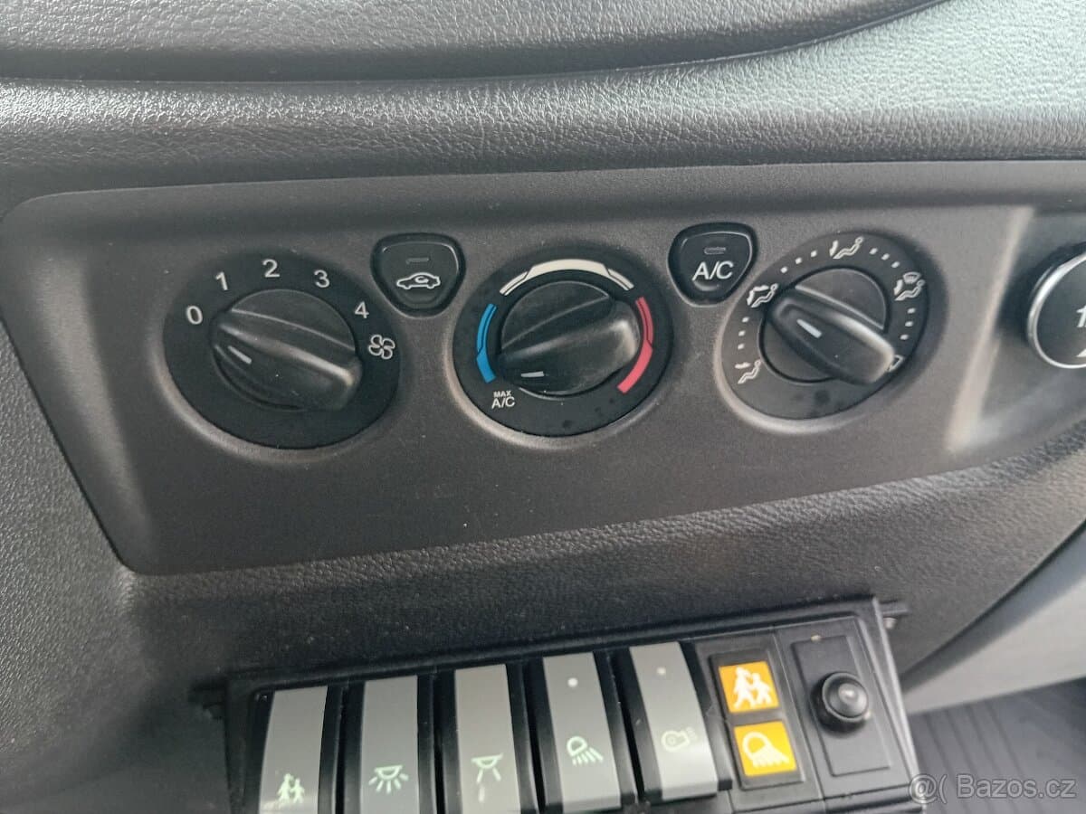2015 Ford TRANSIT - 12