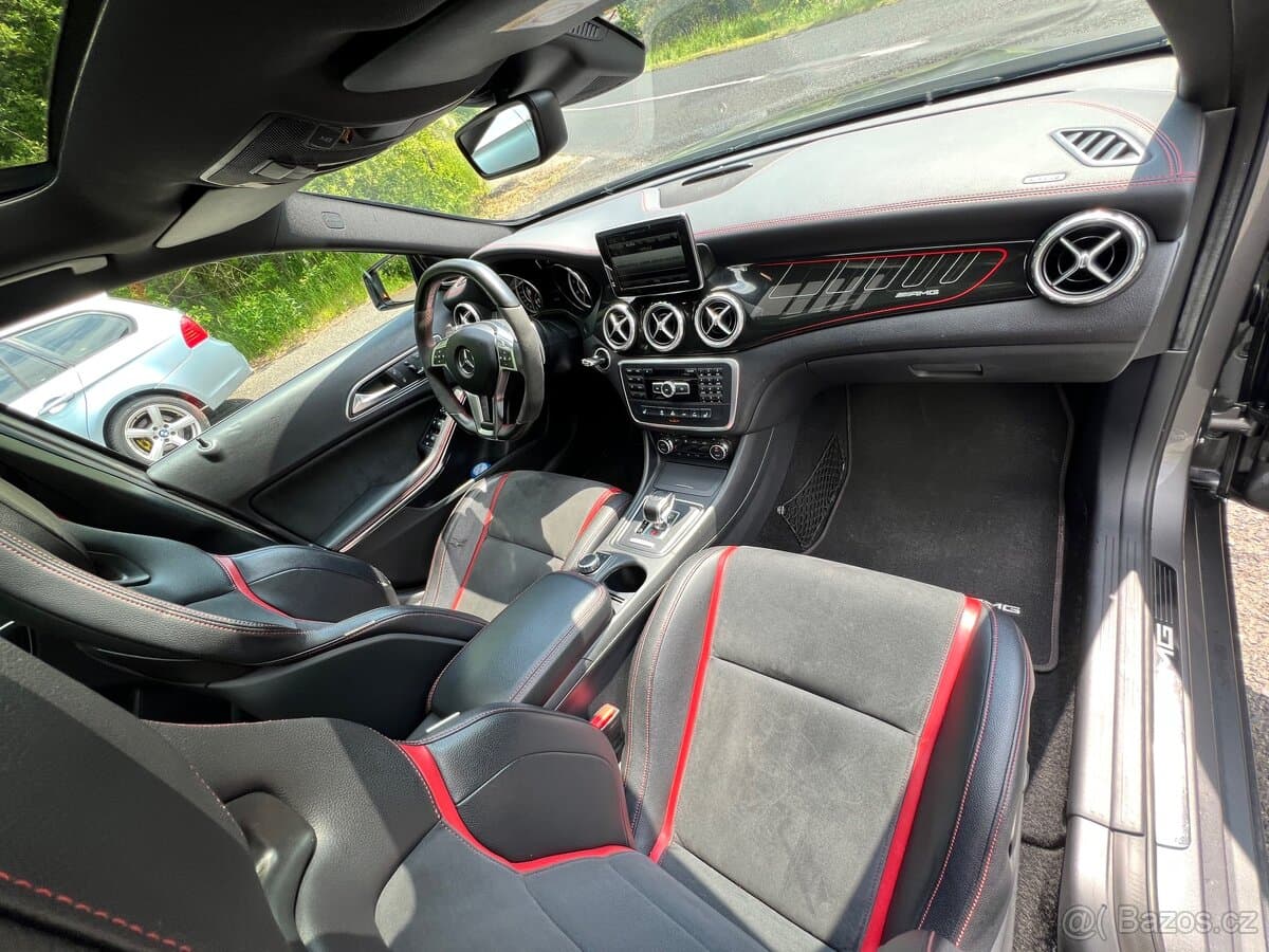 2015 Mercedes-Benz GLA - 12