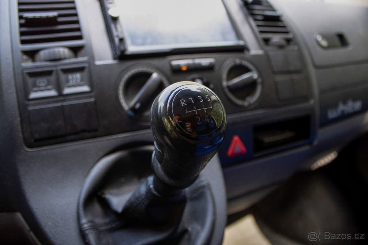 2006 Volkswagen TRANSPORTER - 12