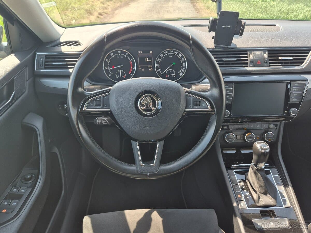 2015 Škoda SUPERB - 12