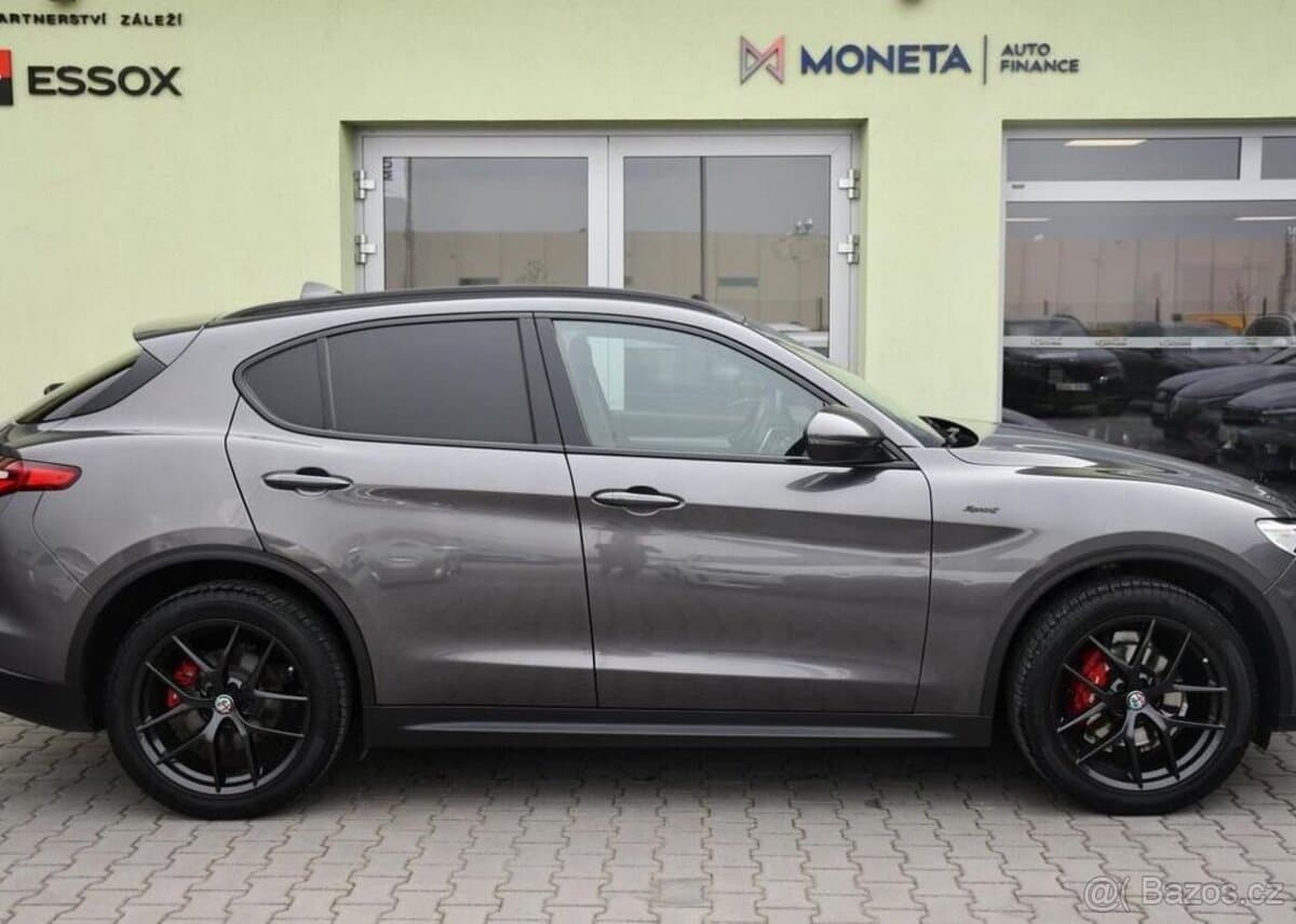 2020 Alfa Romeo STELVIO - 12