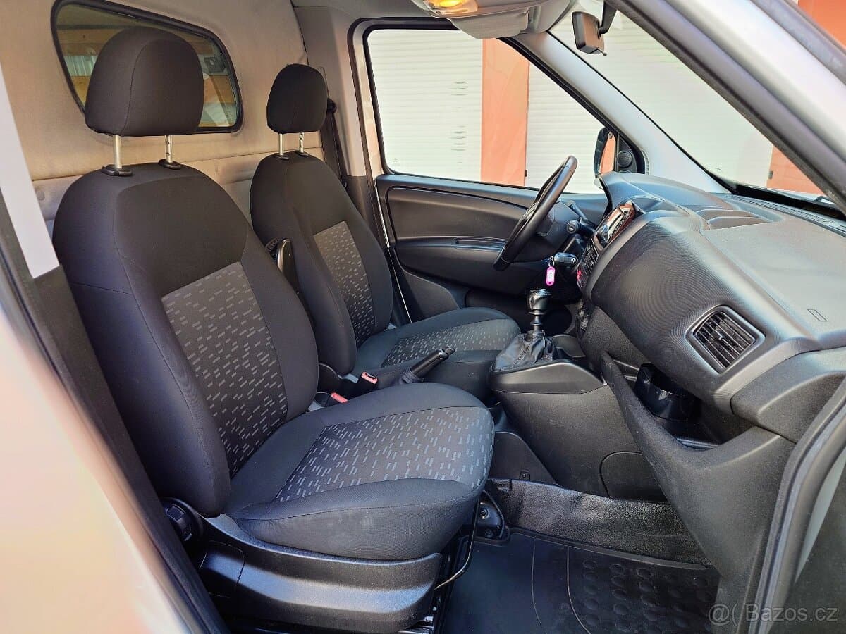 2017 Opel COMBO - 12