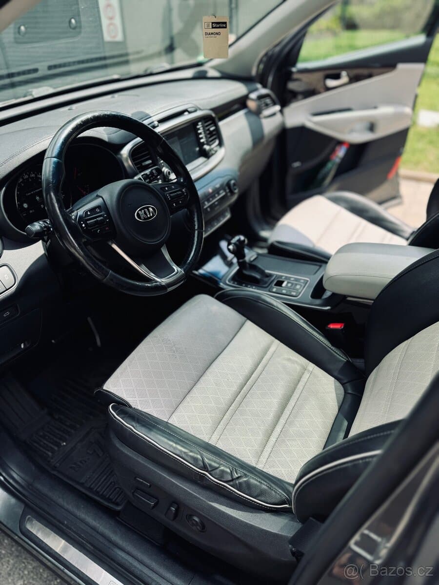 2016 Kia SORENTO - 12