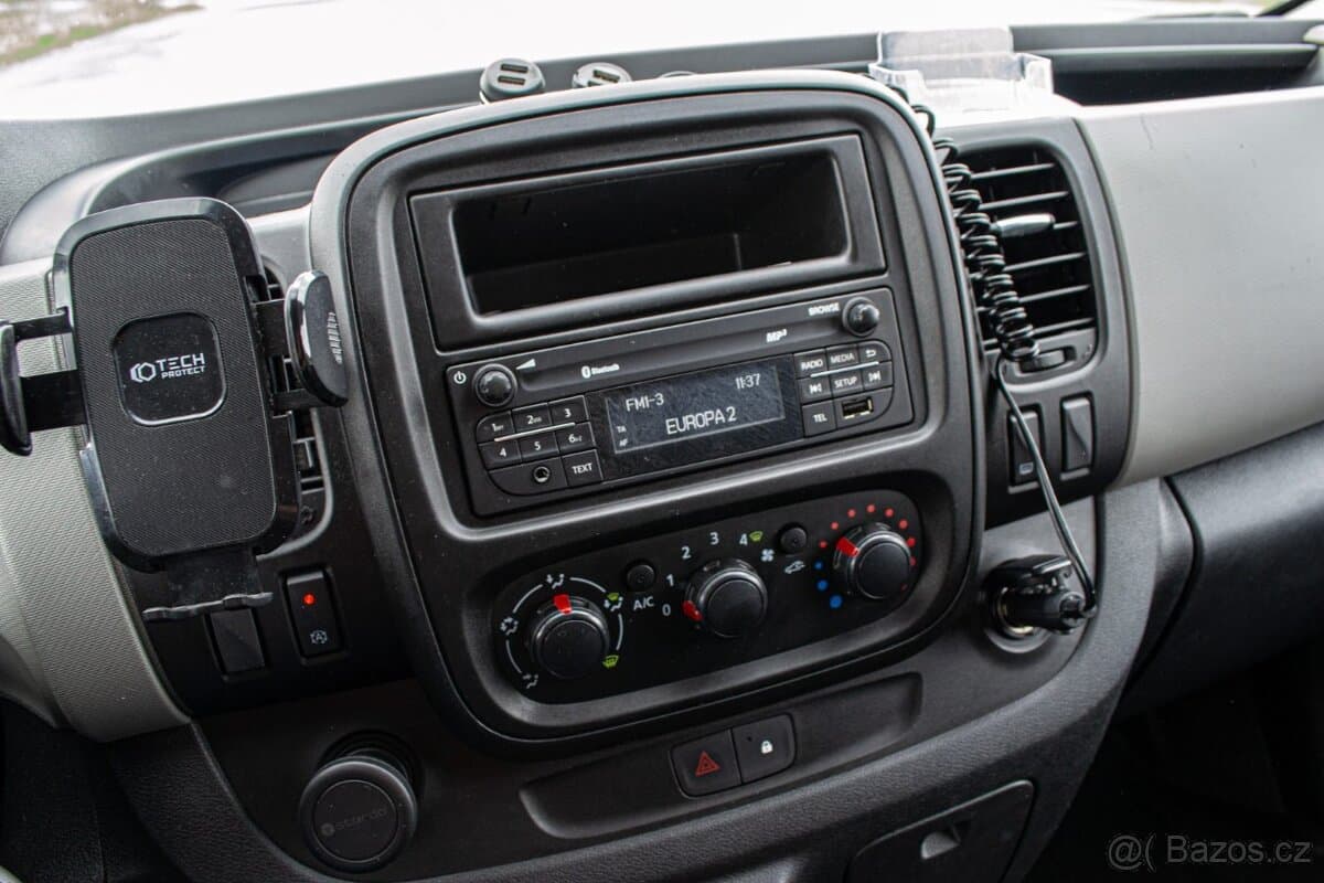 2020 Renault TRAFIC - 12