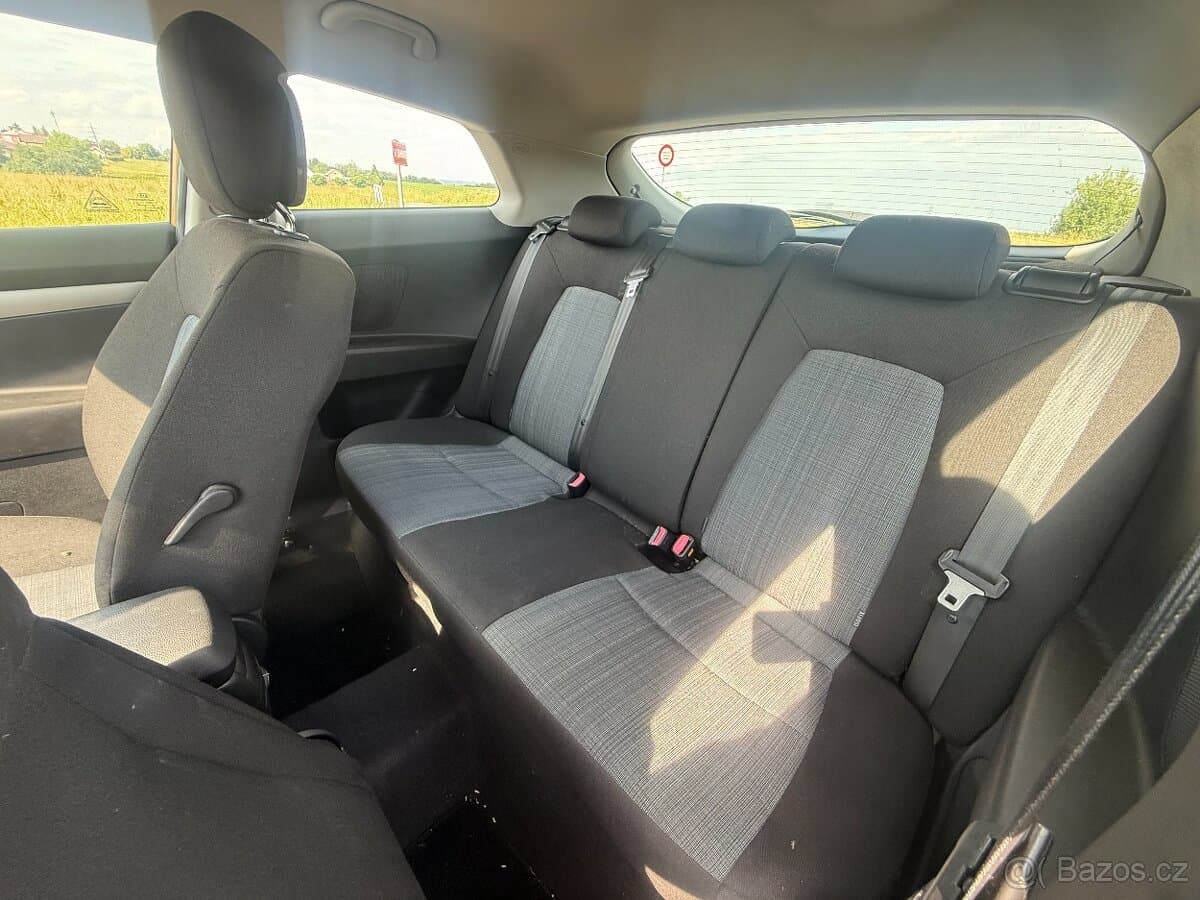 2010 Kia PROCEED - 12