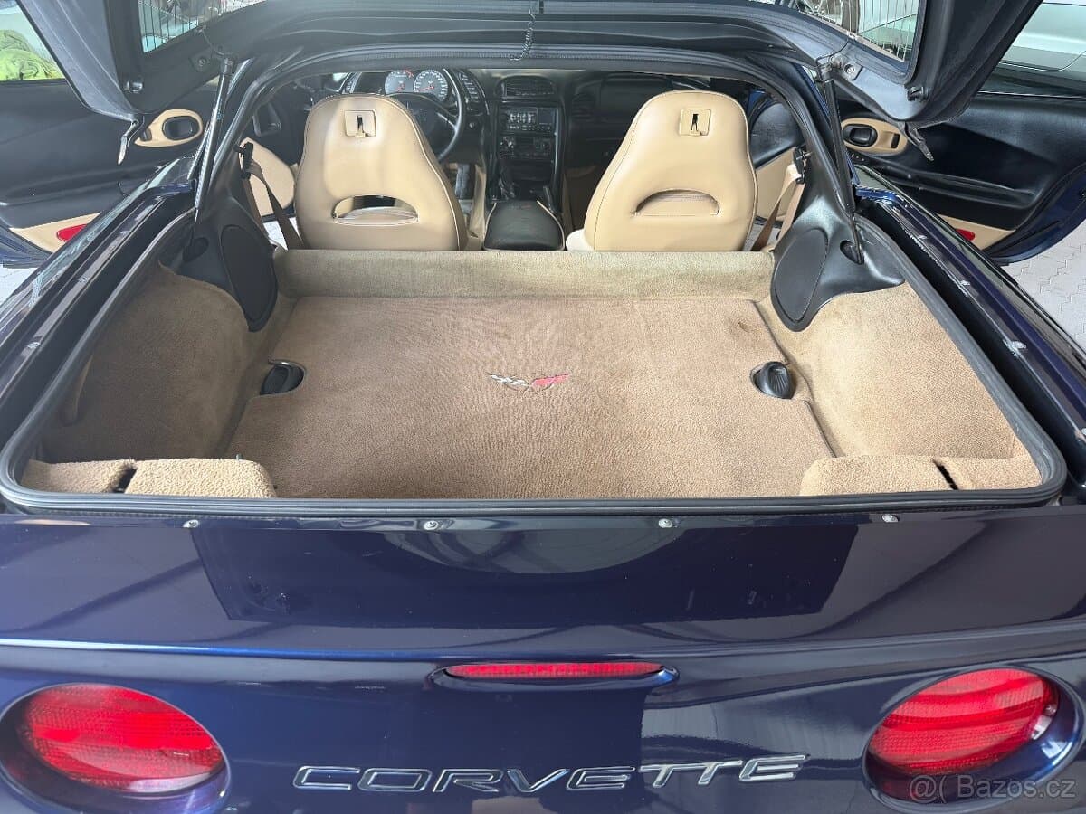 2001 Chevrolet CORVETTE - 12